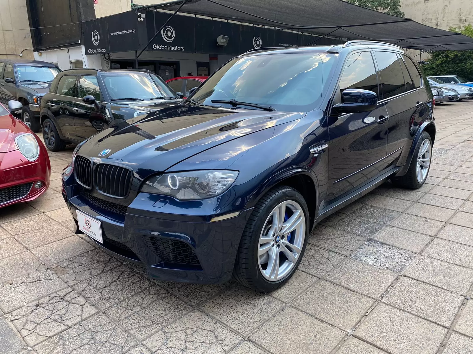 BMW X5 M 2010 en Globalmotors: Potencia y elegancia en un SUV.