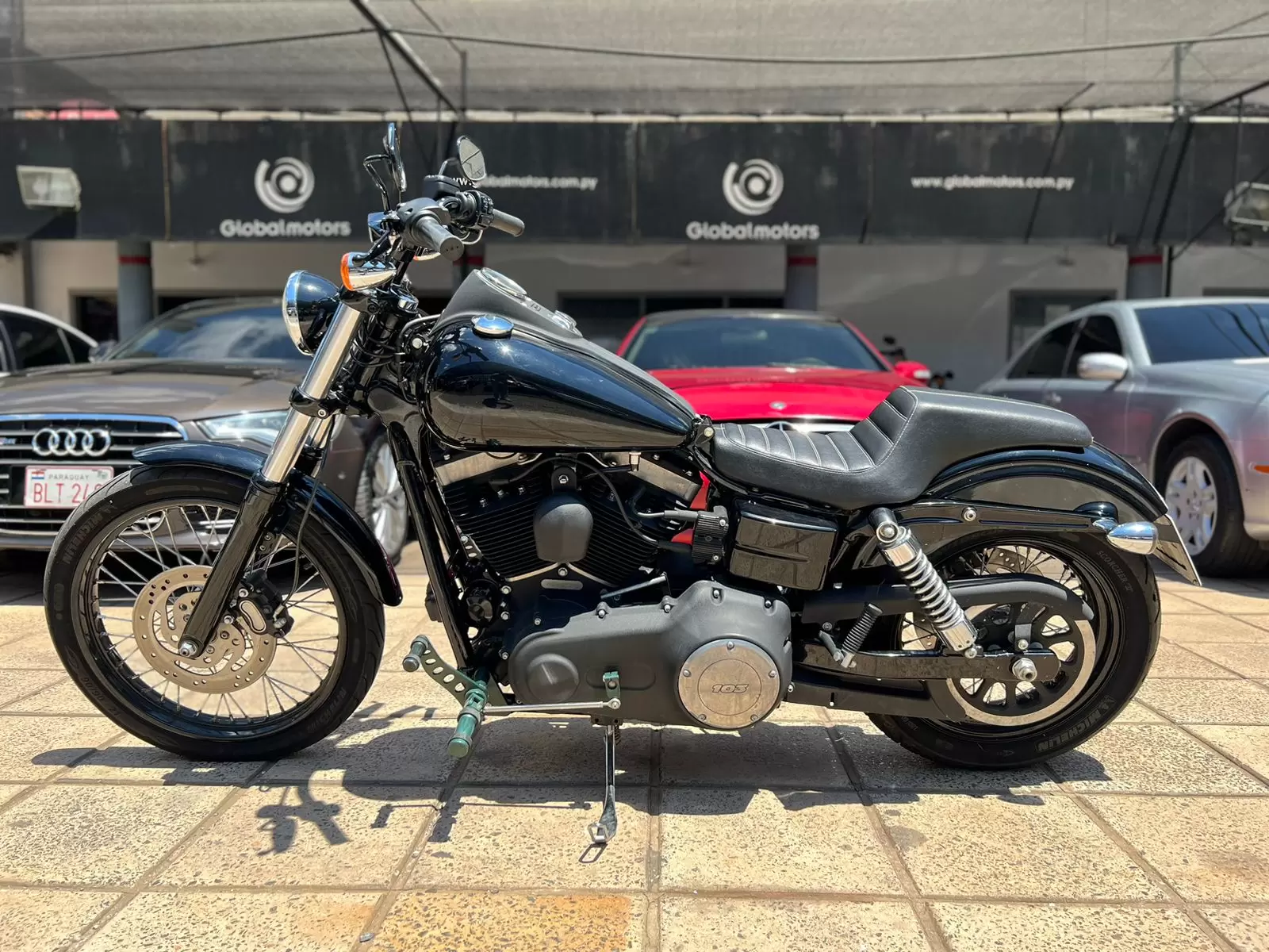 Harley Davidson Dyna Street Bob 2015 en Globalmotors: Potencia y estilo.