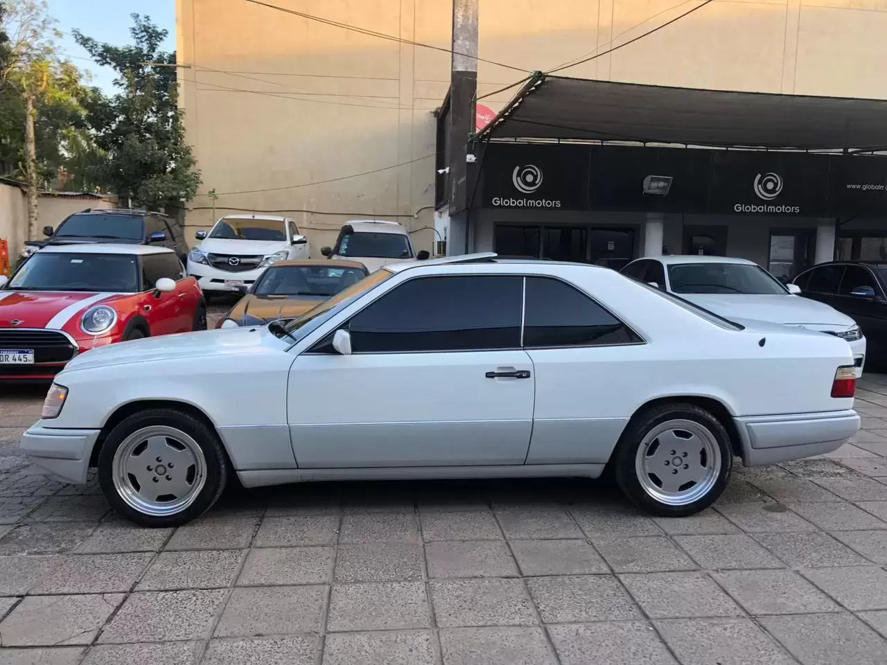 Mercedes Benz E320 Coupe 1994 en Globalmotors: Lujo y potencia.