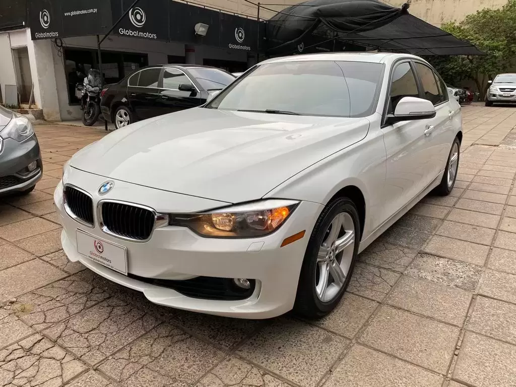 BMW 328i Luxury 2014 en Globalmotors: lujo y potencia garantizados.
