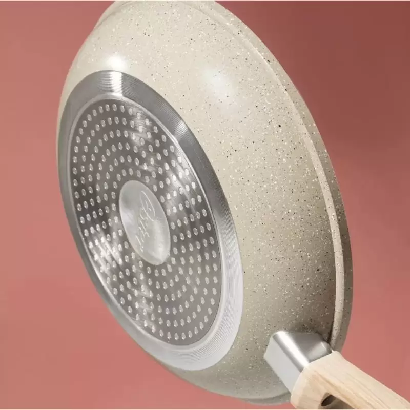 Sartén Oster 22CM Beige, antiadherente y apta para inducción.