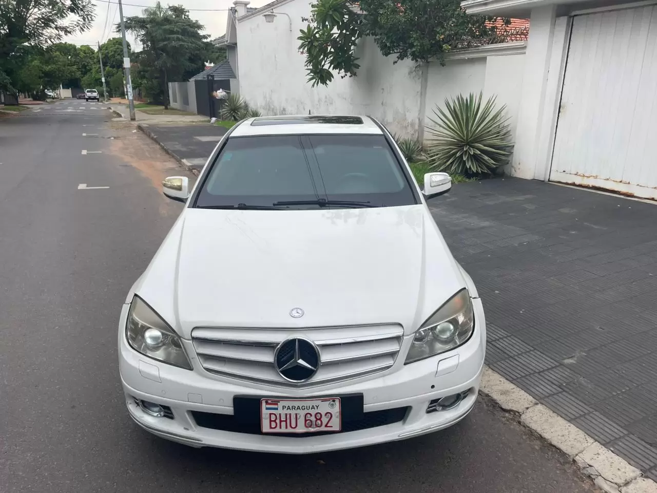 Mercedes Benz C300 2009 blindado, mecánico, cuero negro, impecable