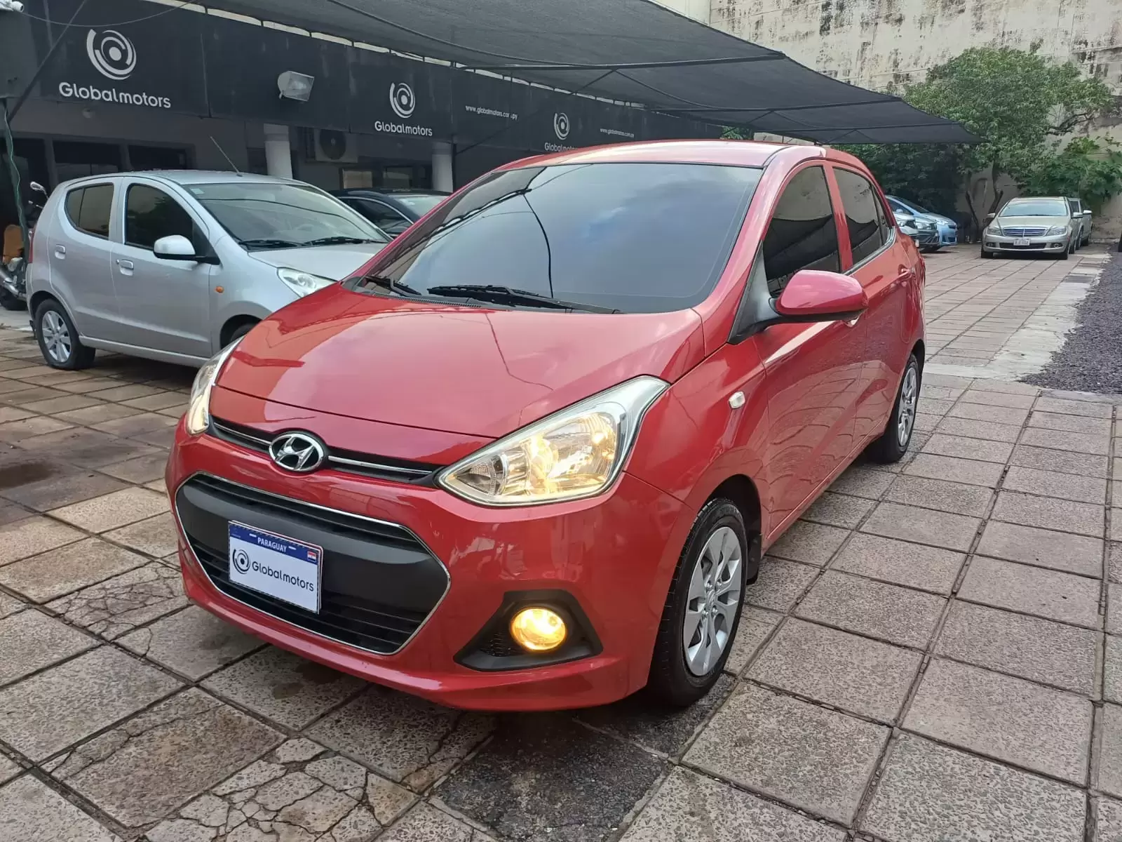 Hyundai Grand i10 Sedan 2017 en Globalmotors: Compacto, moderno y eficiente.