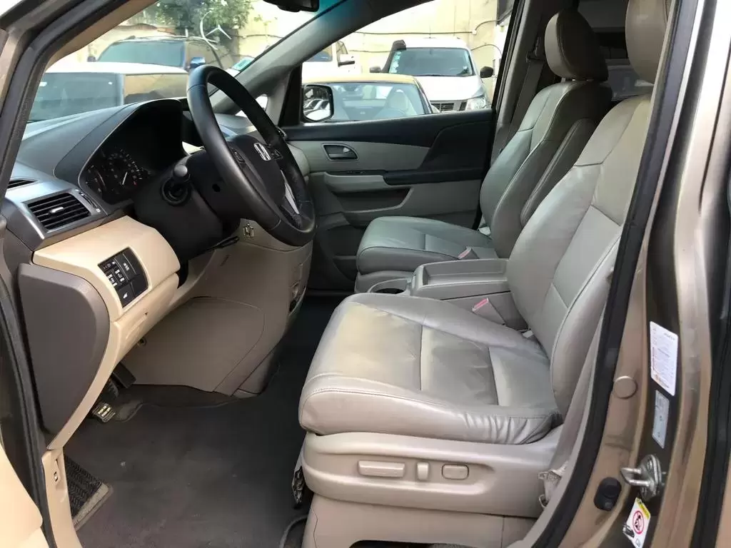 Honda Odyssey 2012 en Globalmotors: Espacioso, elegante y seguro para familias.