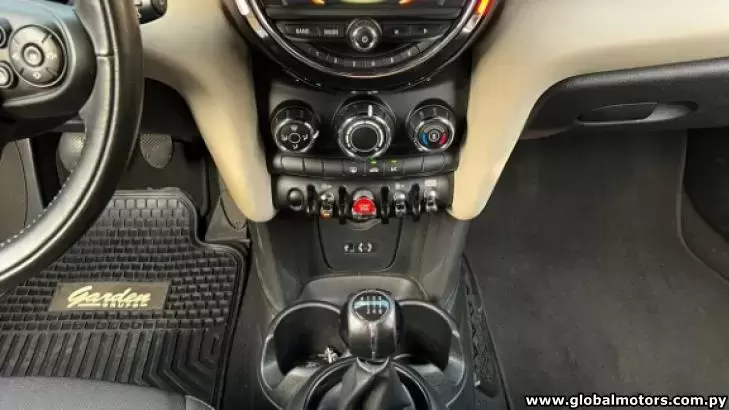 Mini Cooper 2018 en Globalmotors: Estilo, rendimiento y diversión en uno.