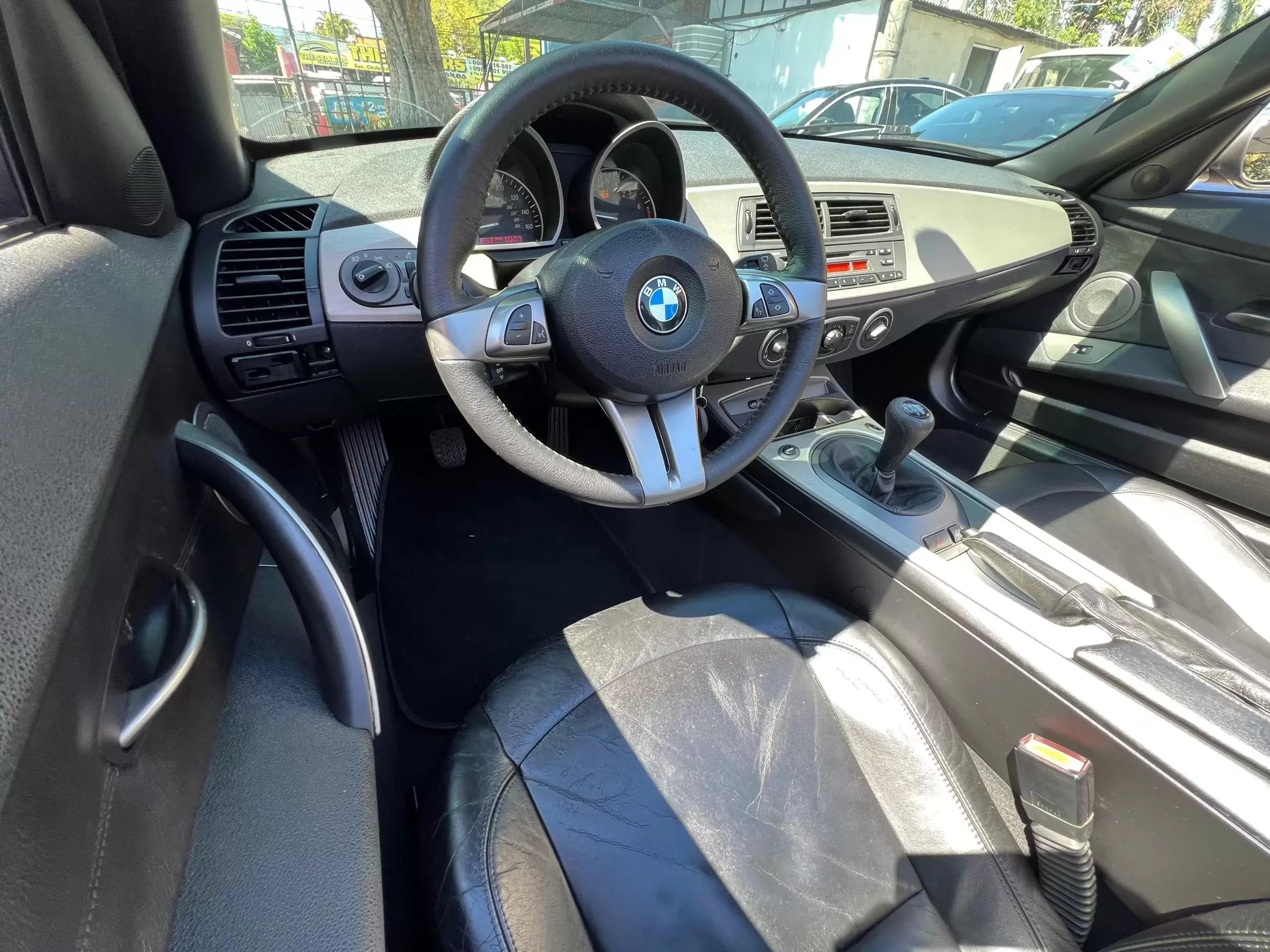 : BMW Z4 Roadster 25i 2004 en Globalmotors, Asunción, Paraguay.