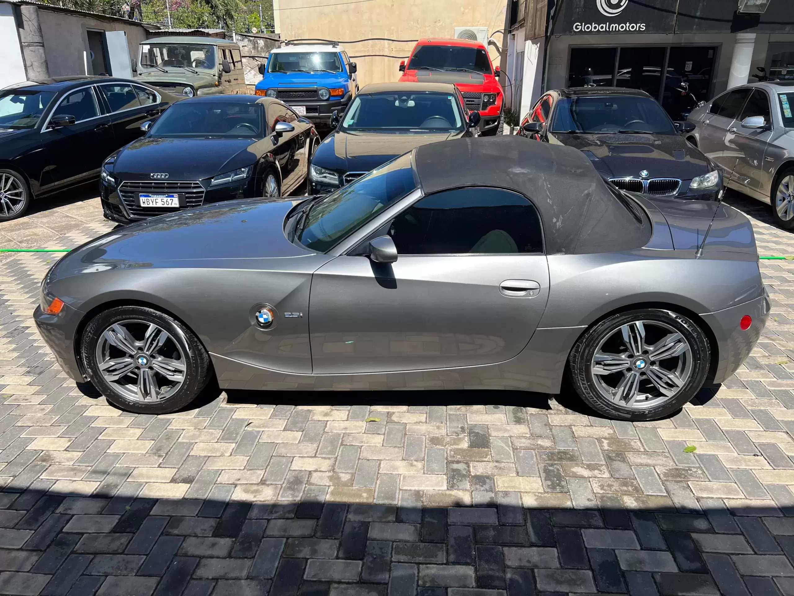: BMW Z4 Roadster 25i 2004 en Globalmotors, Asunción, Paraguay.
