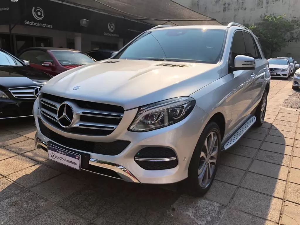 Mercedes Benz GLE 250D 2017 en Globalmotors: Elegancia y rendimiento excepcional.