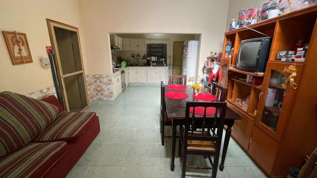 Casa 407 mts² en esquina con jardín y quincho - Asunción