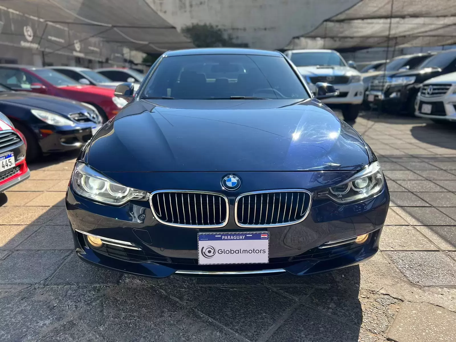 BMW 320i Luxury 2015 en Globalmotors: Lujo, rendimiento y elegancia.