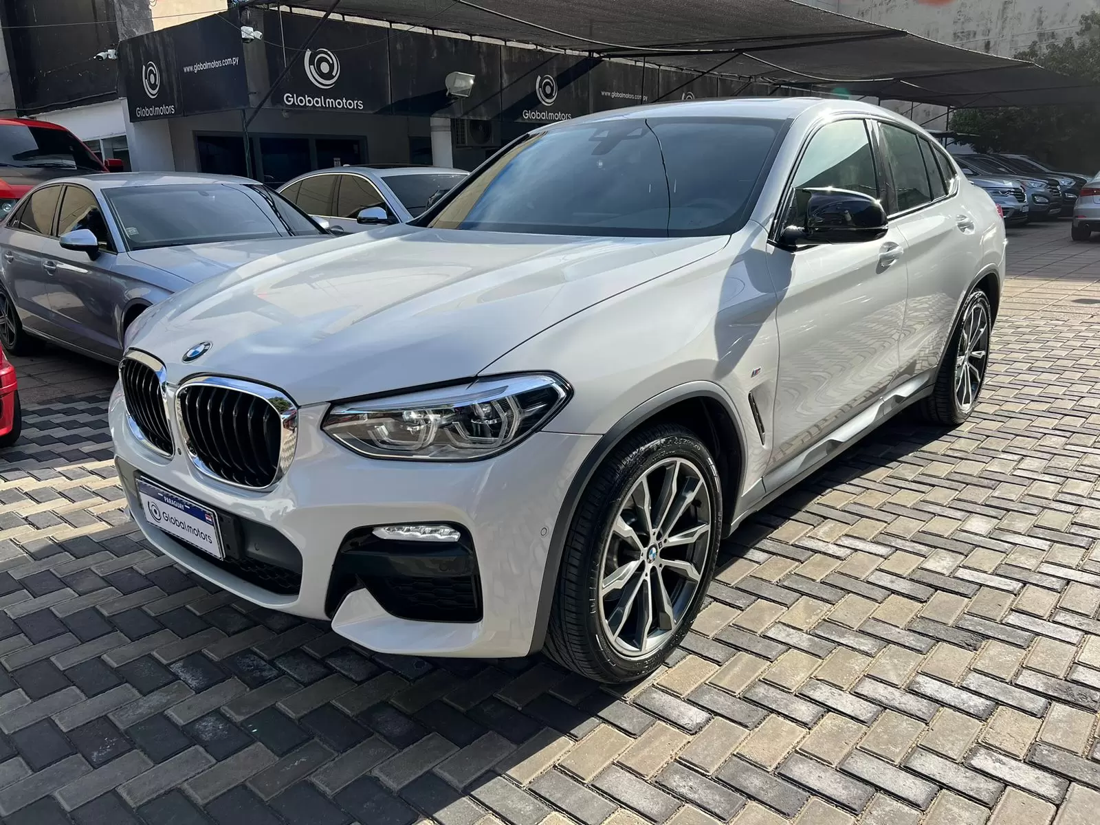 BMW X4 Xdrive 20i Look M 2021 en Globalmotors: Potencia y estilo.