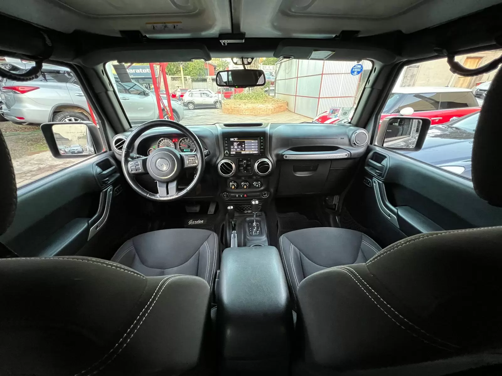 Jeep Rubicon 4×4 2016 - Todo terreno de alto rendimiento