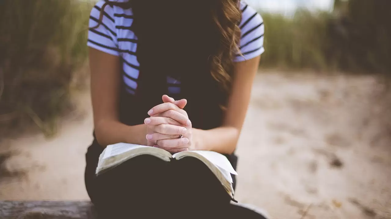 En tiempos de nostalgia, encuentra consuelo en la fe.