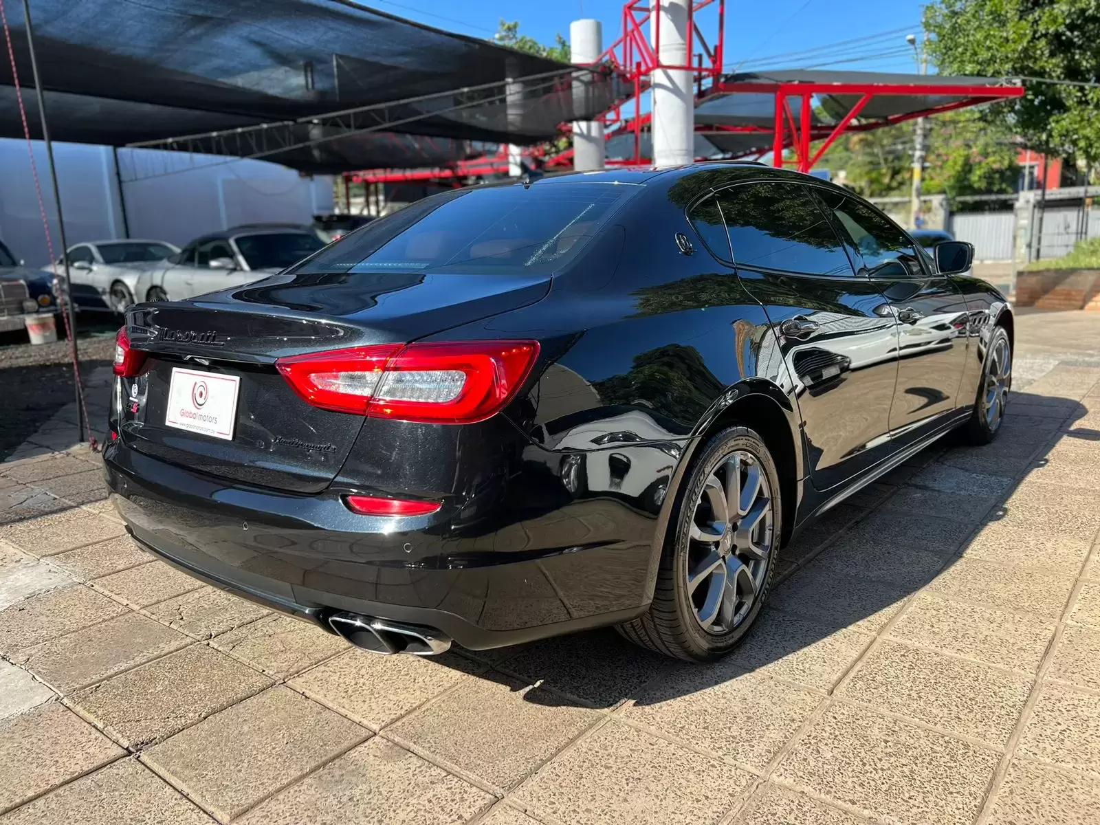 Maserati Quattroporte GTS 2014: Lujo, potencia y sofisticación en un sedán.