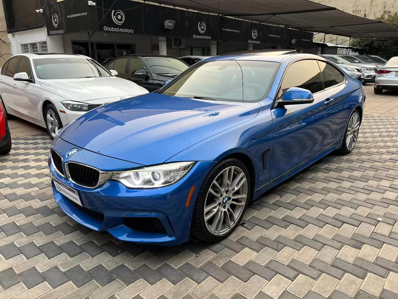 BMW 428i Coupe Look M 2015 en Globalmotors: Elegancia y deportividad.