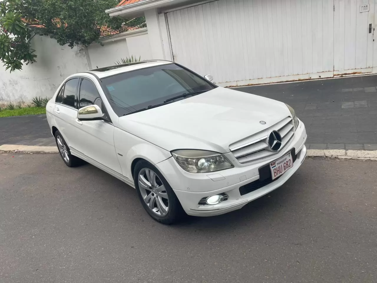 Mercedes Benz C300 2009 blindado, mecánico, cuero negro, impecable