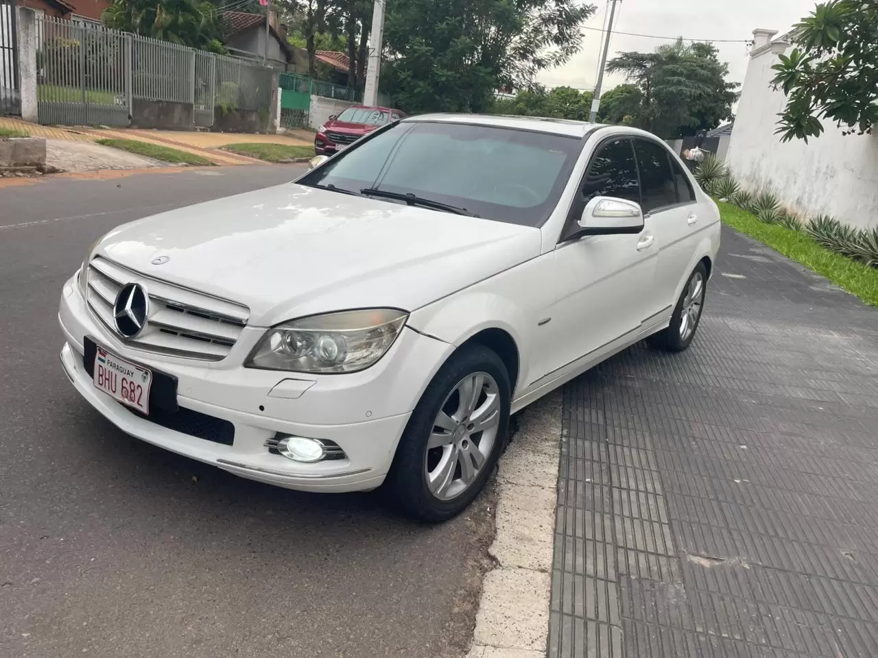 Mercedes Benz C300 2009 blindado, mecánico, cuero negro, impecable