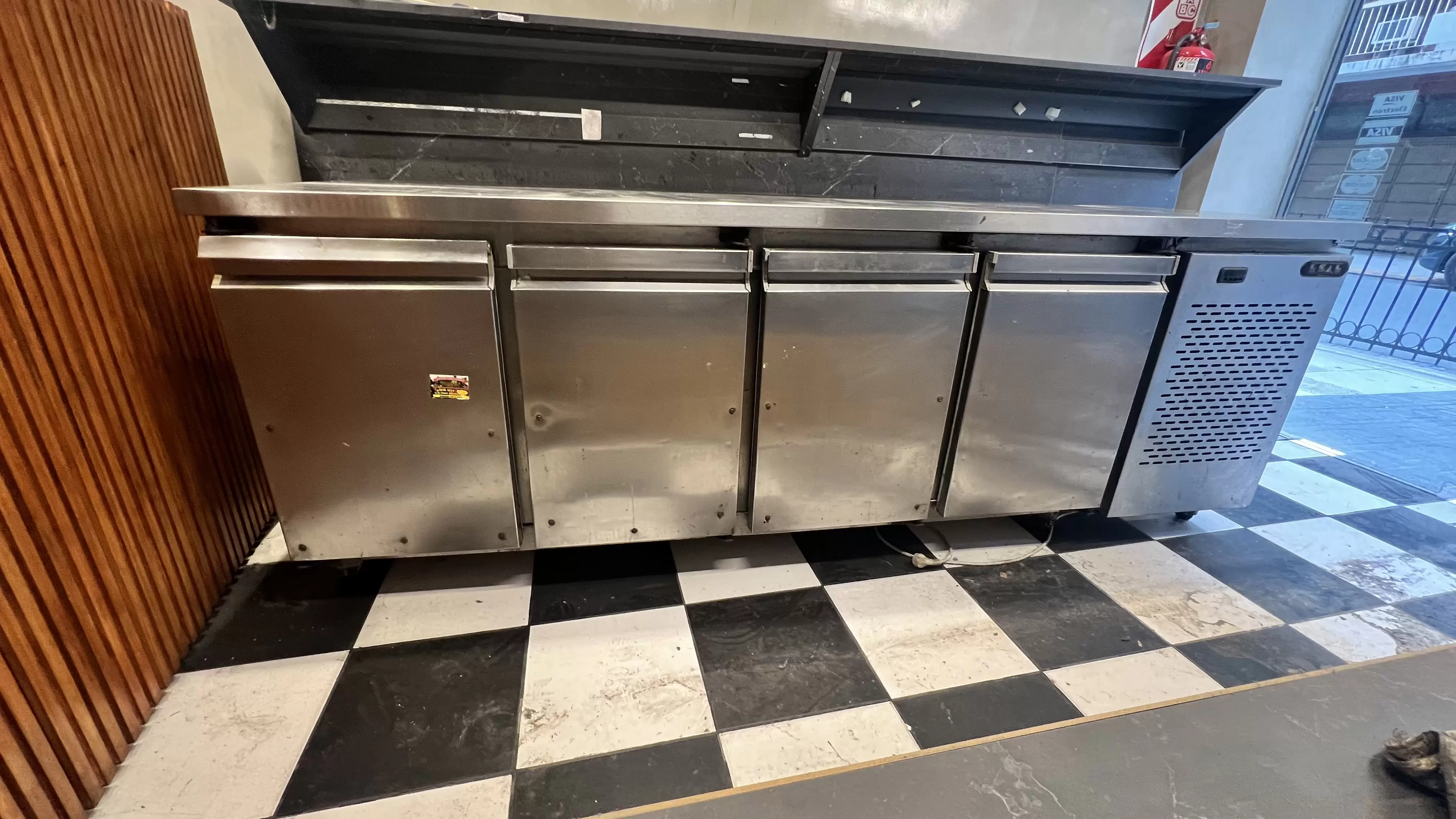 Heladera Mostrador de Acero Inoxidable Usada en Adrogué