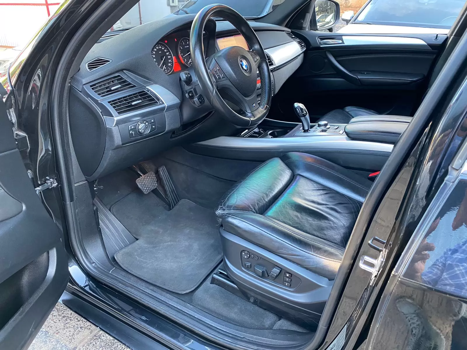 BMW X5 Look M 2009 en Globalmotors: lujo, potencia y elegancia.