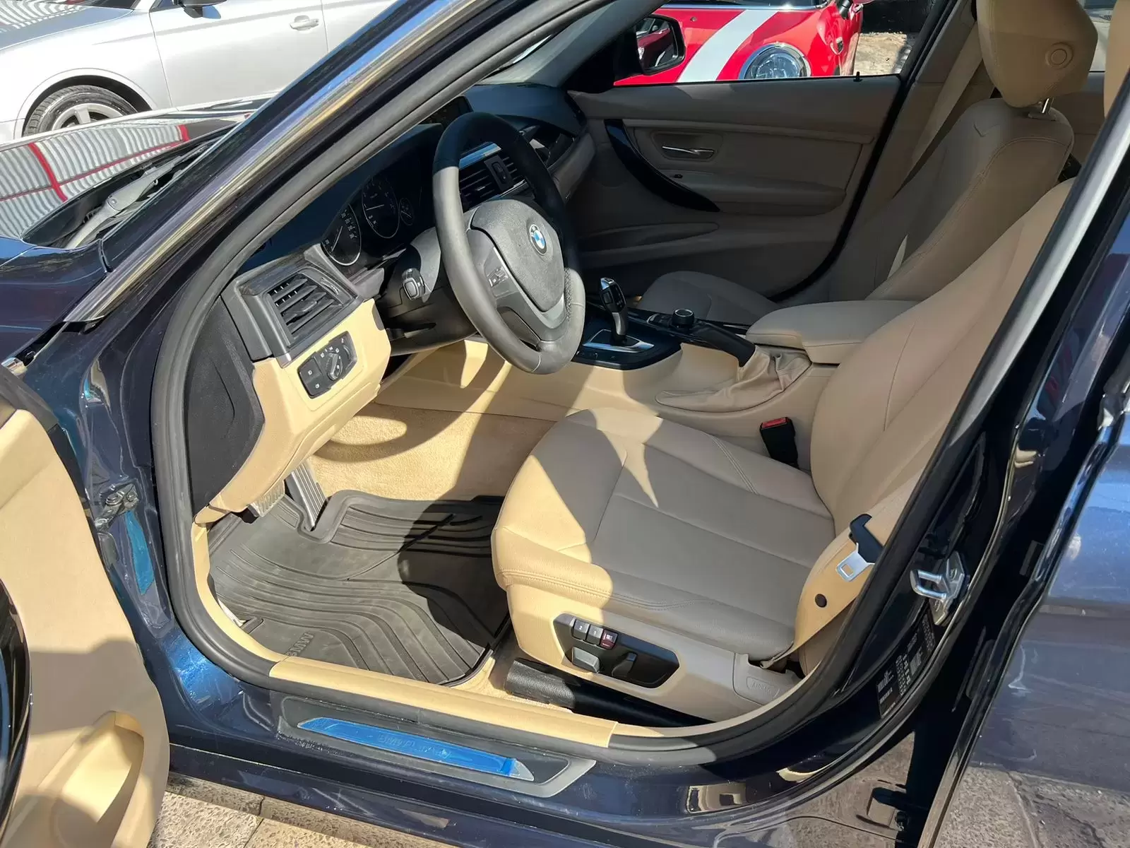 BMW 320i Luxury 2015 en Globalmotors: Lujo, rendimiento y elegancia.