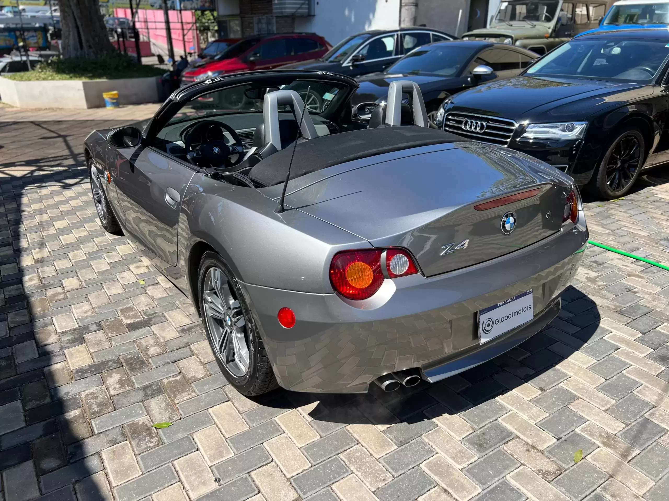 : BMW Z4 Roadster 25i 2004 en Globalmotors, Asunción, Paraguay.