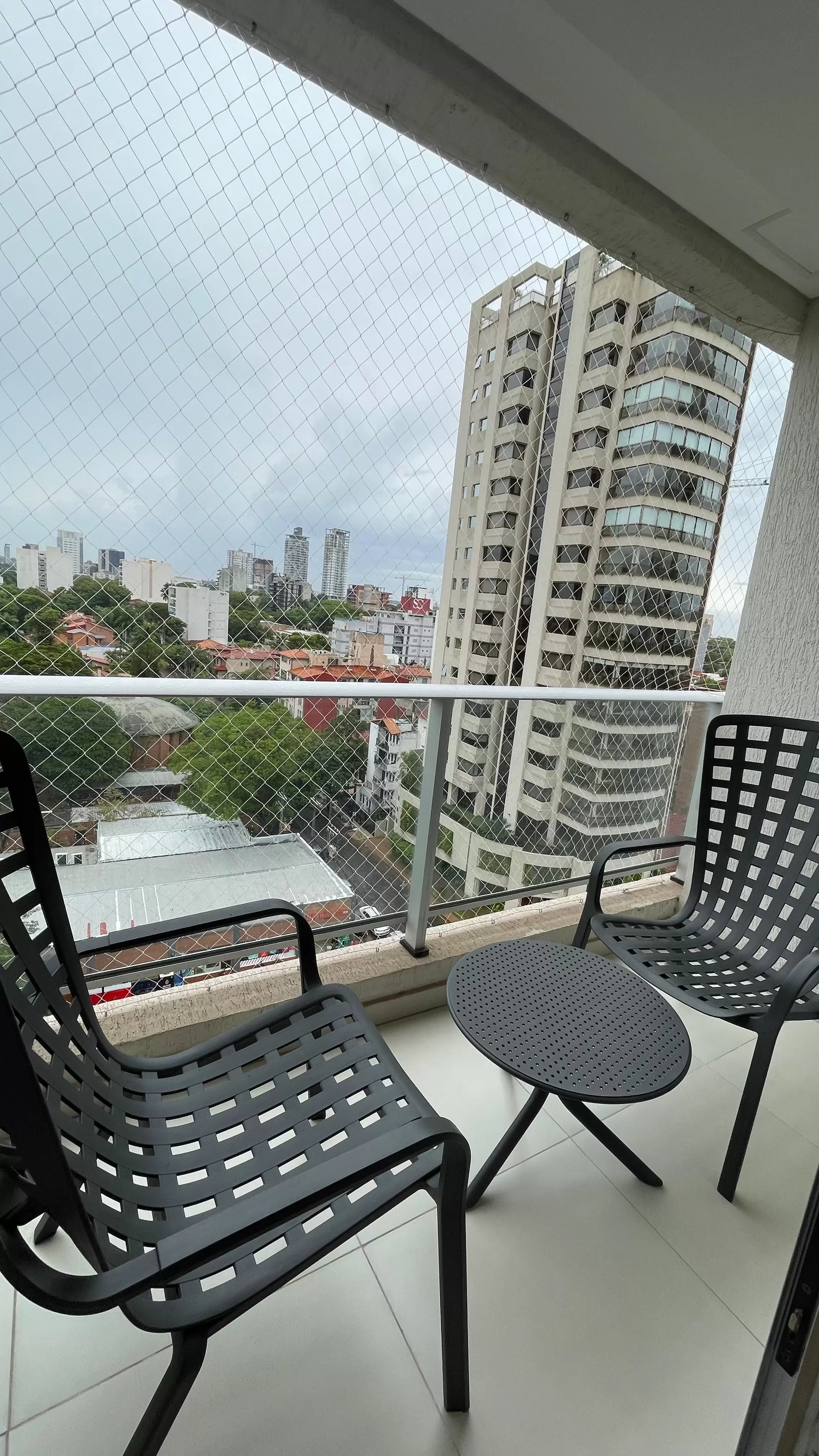 Departamento eamoblado de 2 hab sobre Molas Lopez, Asunción.