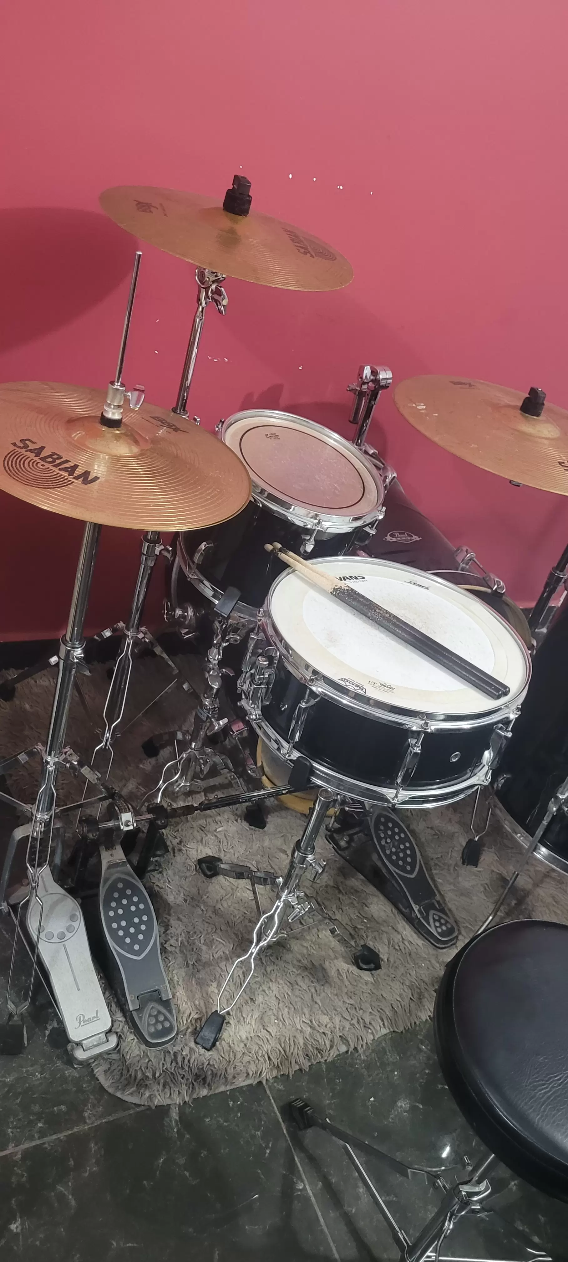 Batería acústica Pearl Export color negro con platillos en Limpio 0974224483