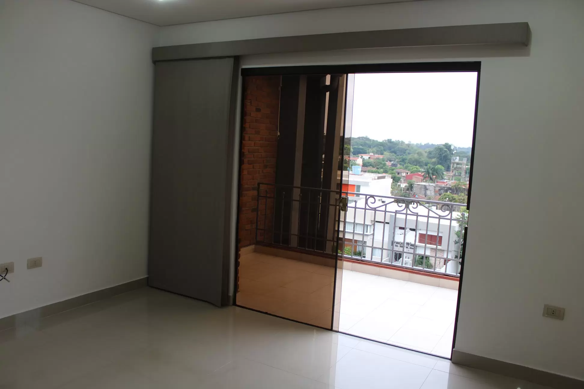 Departamento Moderno 83m2, 2 Parkings, Zona Primer Presidente, Alquiler