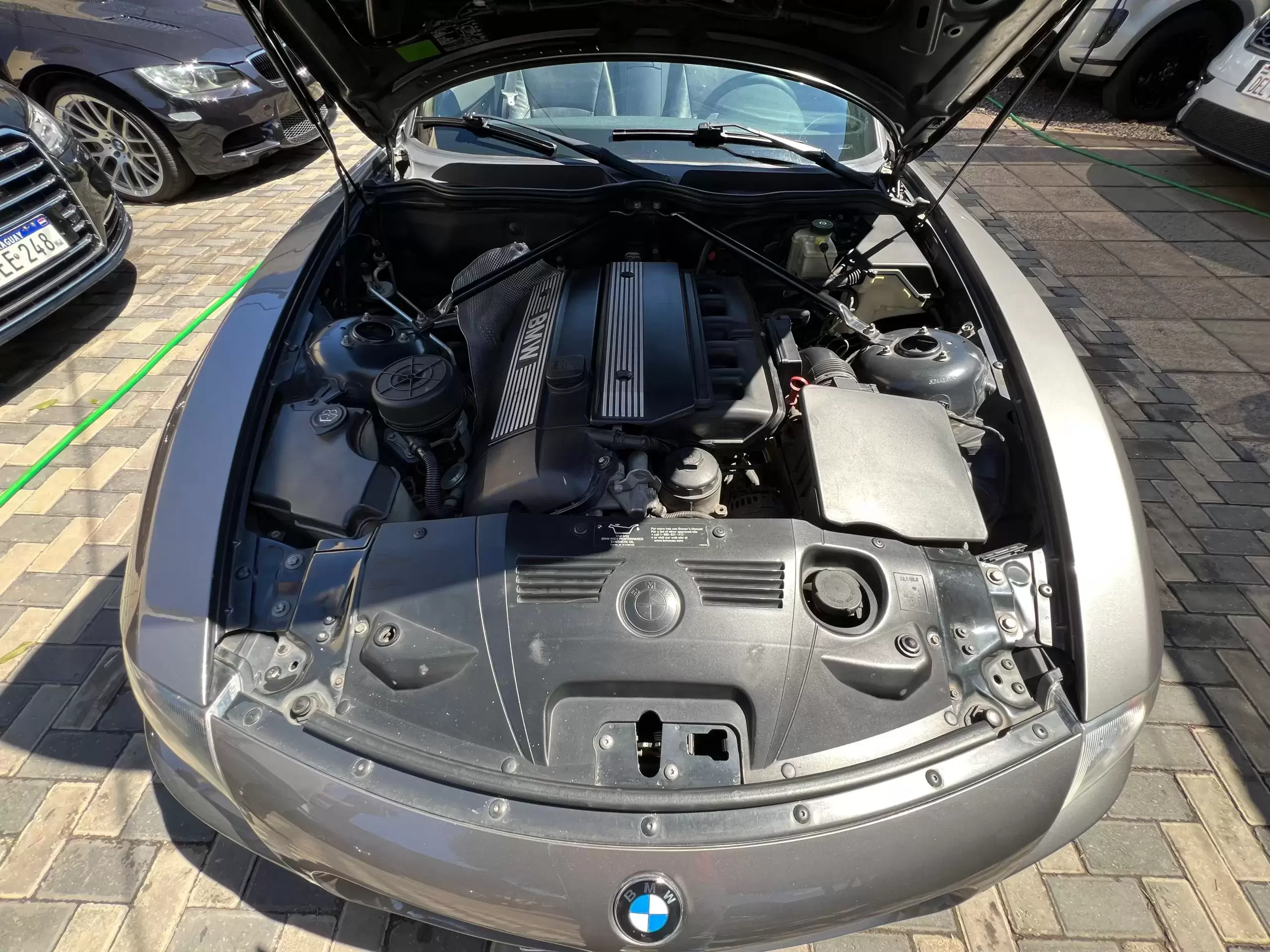 : BMW Z4 Roadster 25i 2004 en Globalmotors, Asunción, Paraguay.