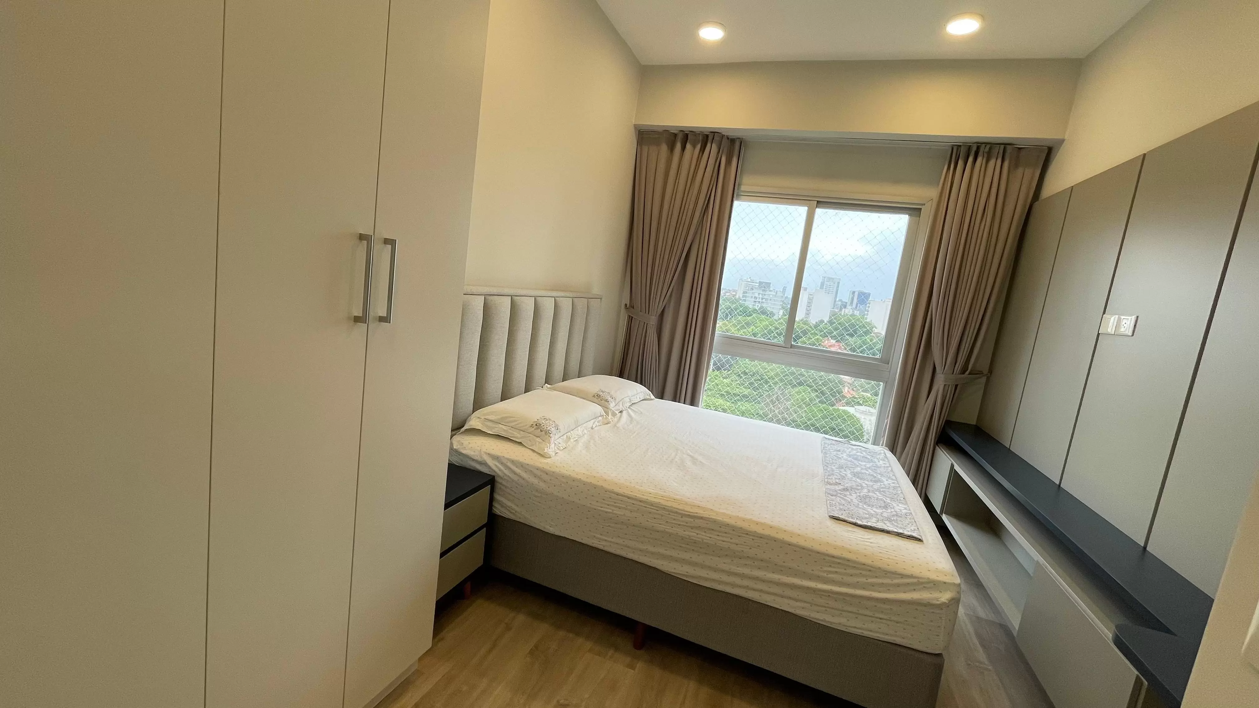 Departamento eamoblado de 2 hab sobre Molas Lopez, Asunción.