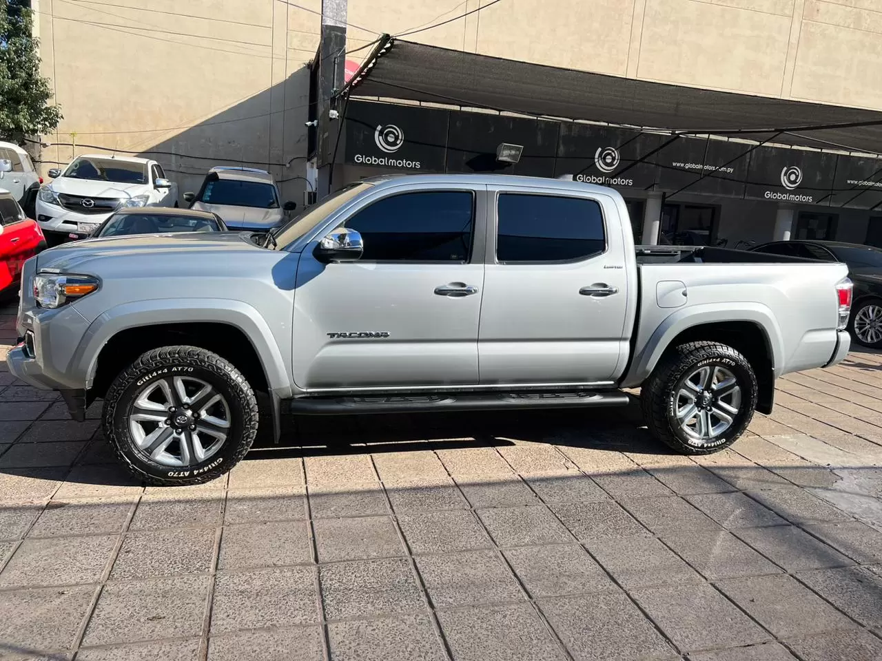 Toyota Tacoma Limited 4×4 2018 en Globalmotors: Resistente, versátil y lujosa.