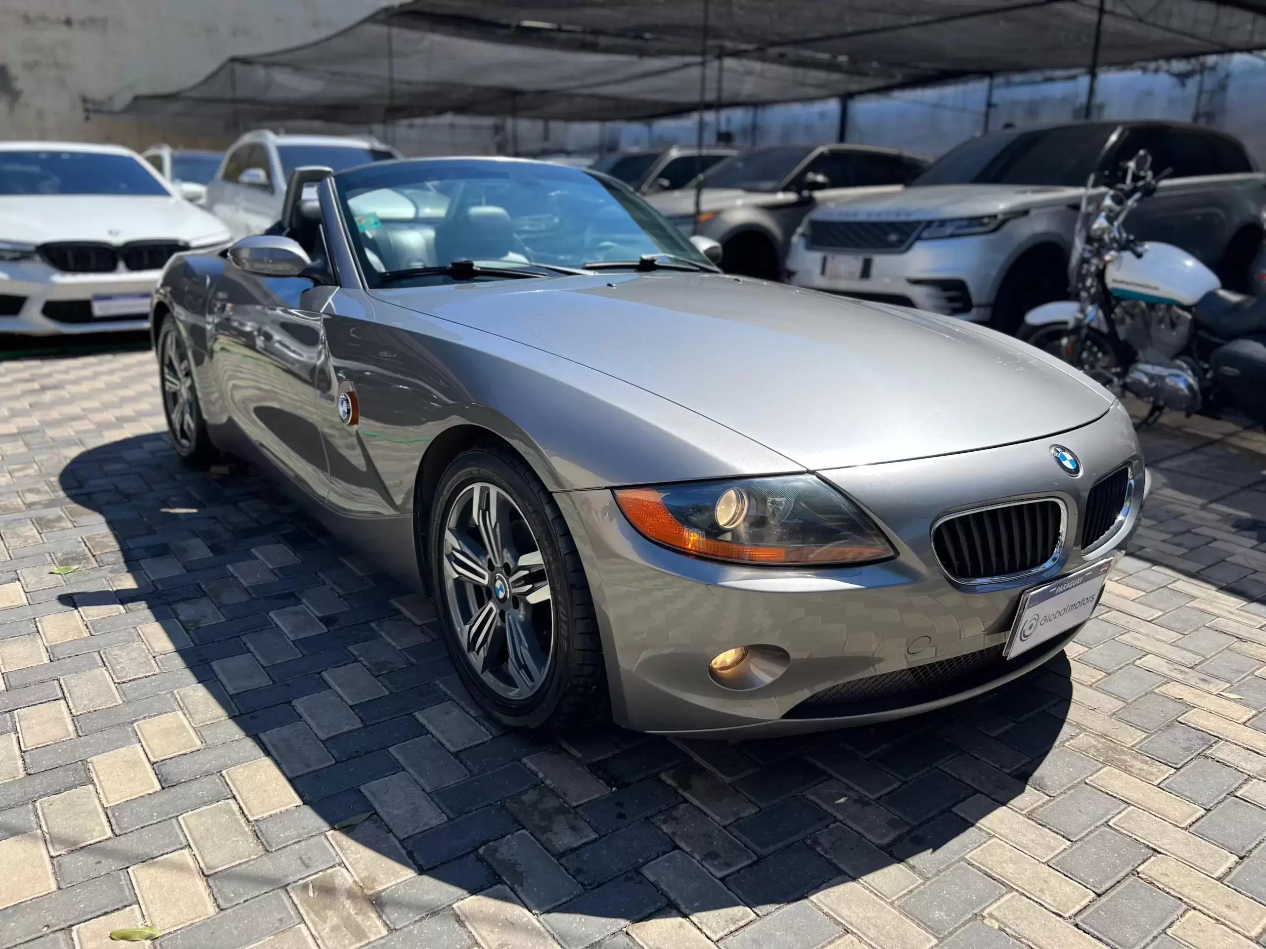 : BMW Z4 Roadster 25i 2004 en Globalmotors, Asunción, Paraguay.