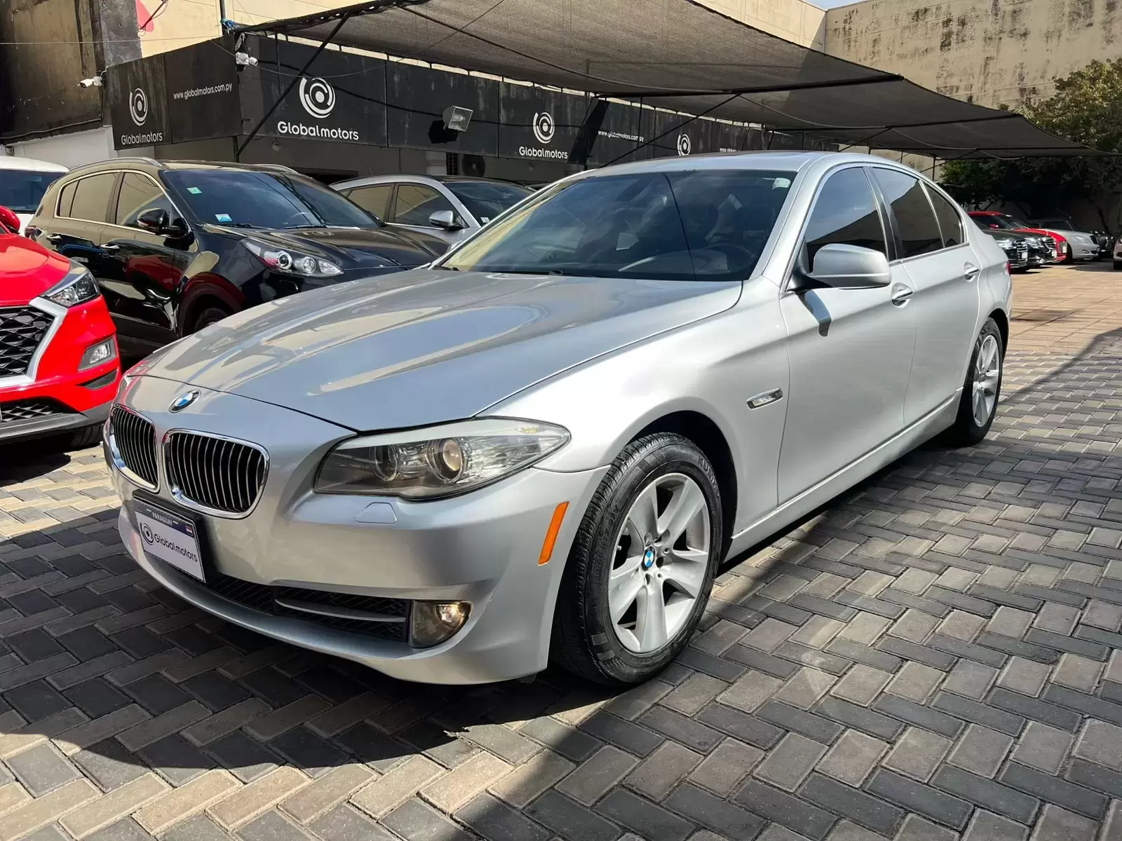 BMW 528i Full 2011 en Globalmotors: Elegancia y potencia garantizada
