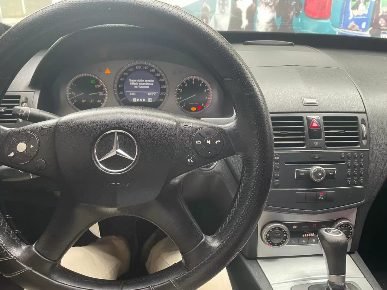 Mercedes Benz C300 2009 blindado, mecánico, cuero negro, impecable