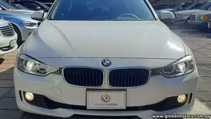 BMW 320i 2013 en Globalmotors: Potente y eficiente sedán alemán.