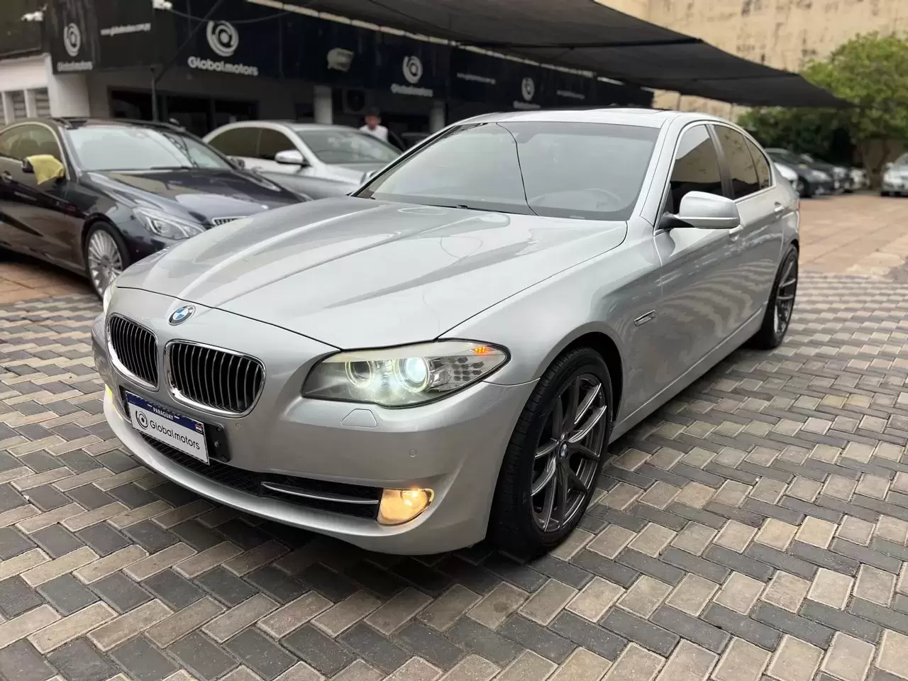 BMW 520d Luxury 2013 en Globalmotors: Elegancia y rendimiento excepcional