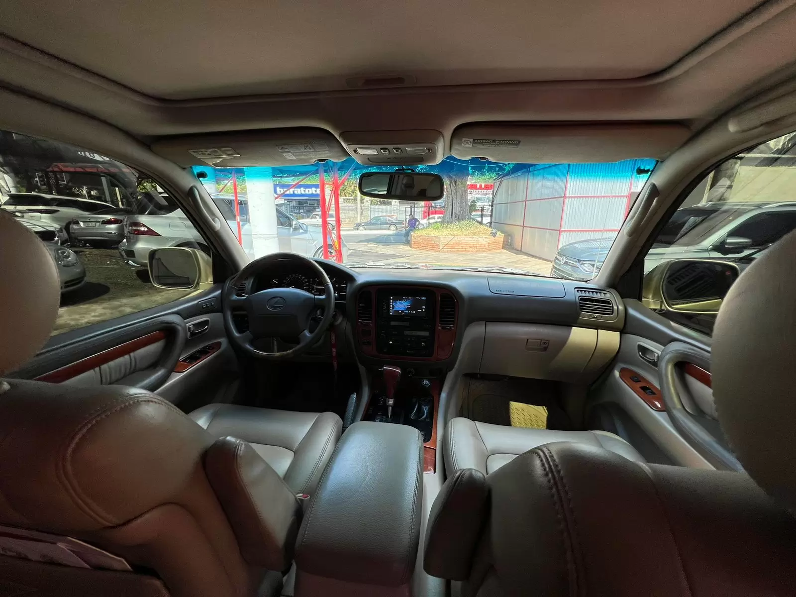 Lexus LX470 Land Cruiser 2000 en Globalmotors: Lujo y potencia.