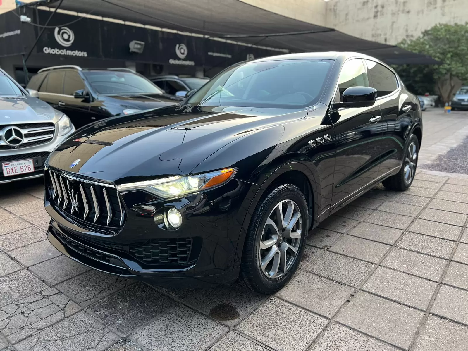 Maserati Levante Full 2017 - SUV de lujo y potencia.