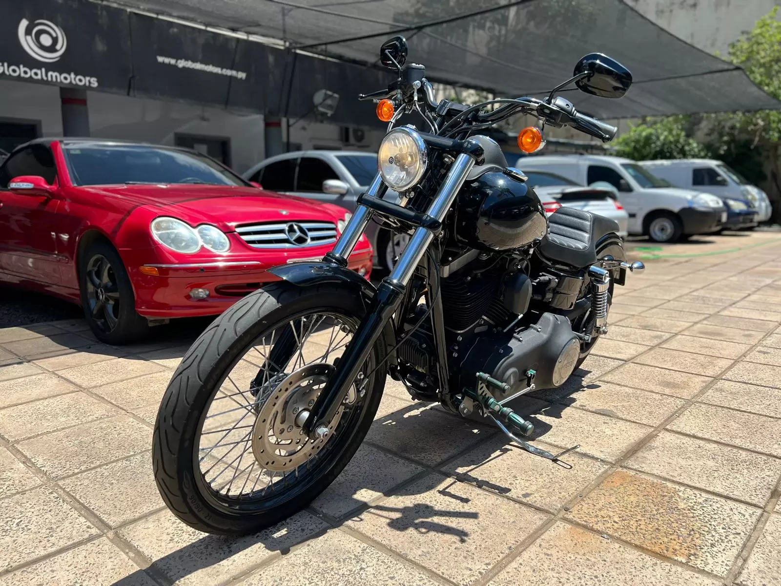 Harley Davidson Dyna Street Bob 2015 en Globalmotors: Potencia y estilo.