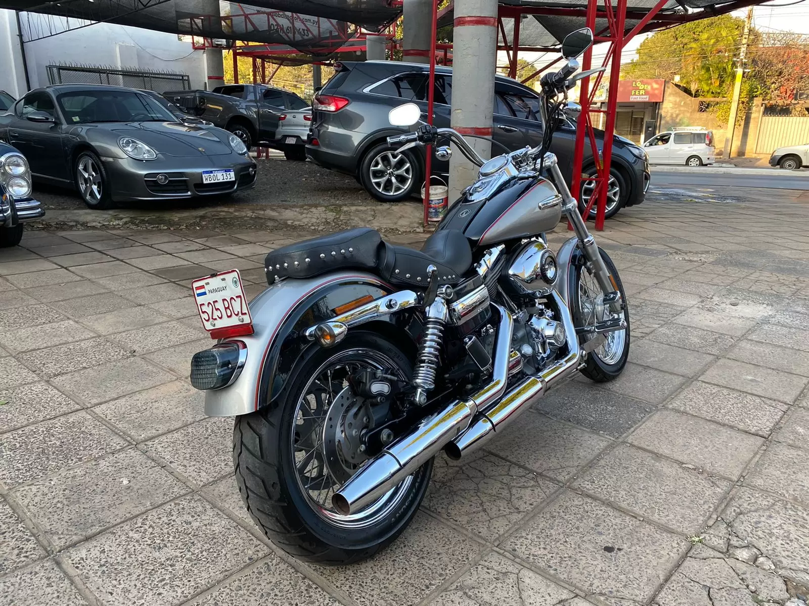 Harley Davidson Dyna Super Glide 2009 en Globalmotors, Asunción, Paraguay.