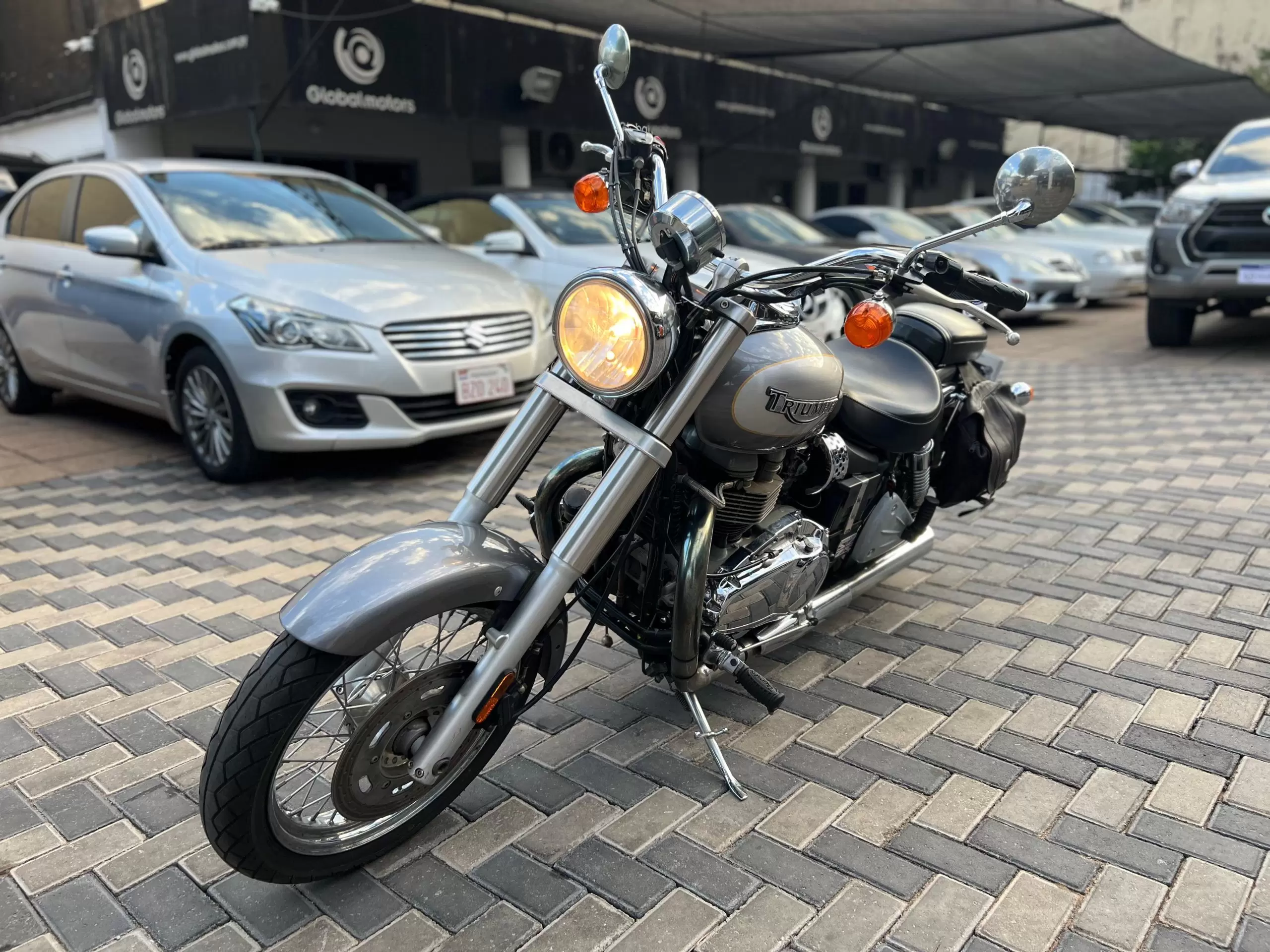 Triumph Bonneville America 2006 en Globalmotors: Estilo clásico y potencia.