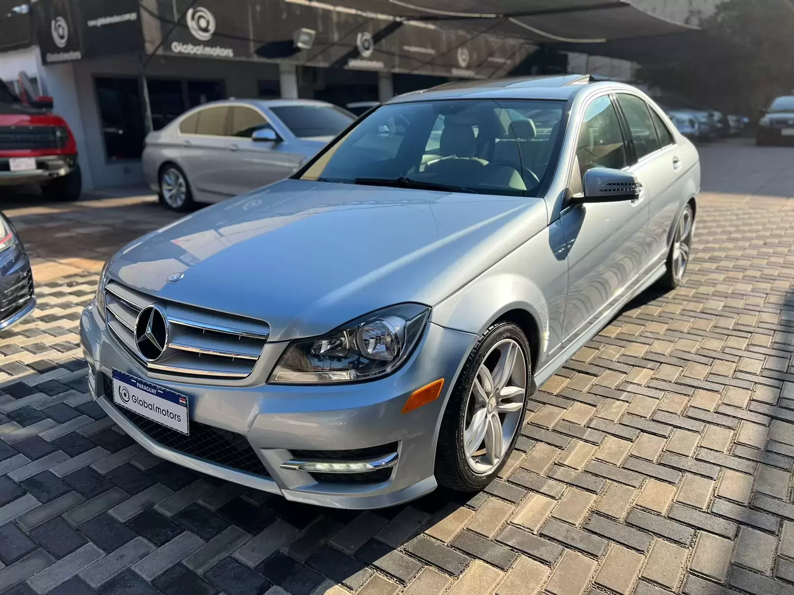 Mercedes Benz C250 Sport Luxury 2013 en Globalmotors, Asunción, Paraguay.