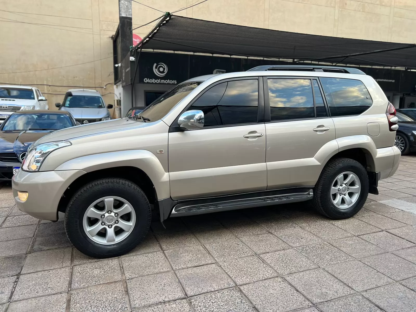 Toyota Prado VX 4×4 2009 en Globalmotors: ¡Descubre la aventura todoterreno!