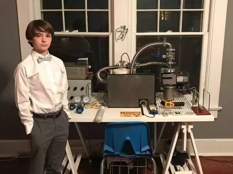Un Joven Logra una Fusión Nuclear en su Hogar