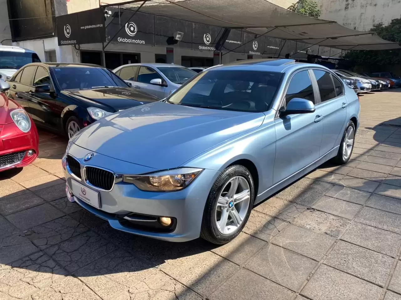 BMW 320i 2014 en Globalmotors: Lujo, elegancia y rendimiento excepcional.