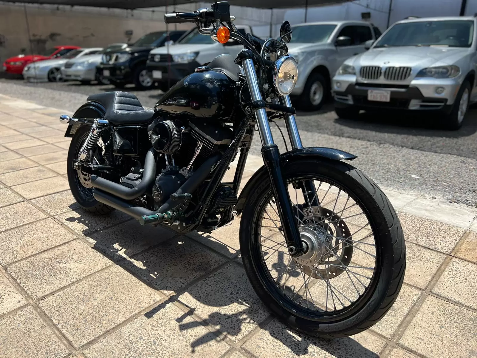 Harley Davidson Dyna Street Bob 2015 en Globalmotors: Potencia y estilo.