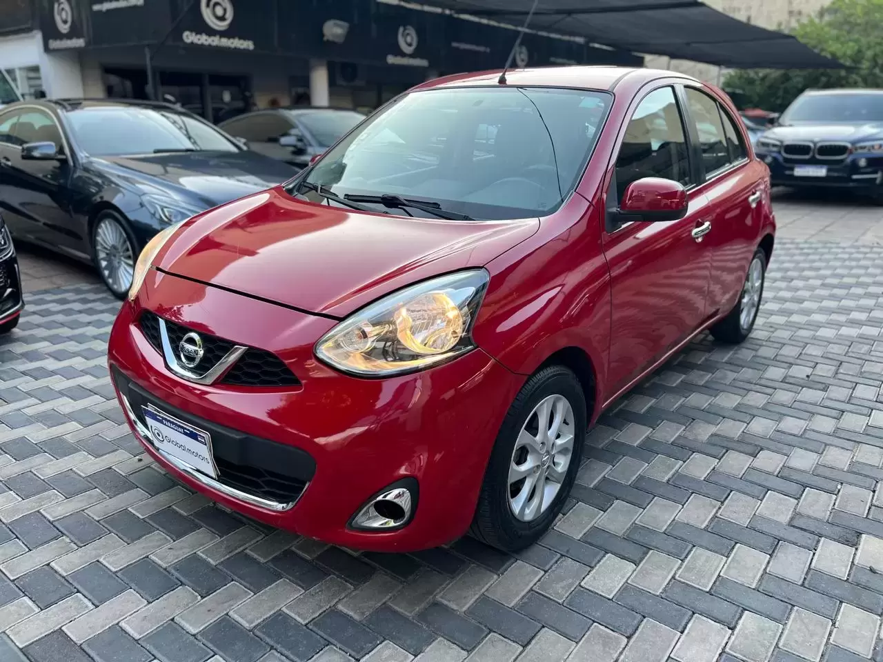 Nissan March 2014 en Globalmotors: Compacto, eficiente y económico.