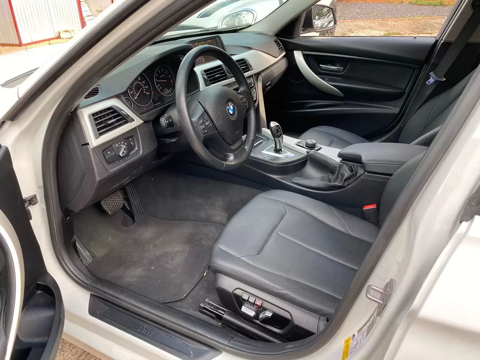 BMW 320i Look M Full 2016 en Globalmotors - Sedán Deportivo