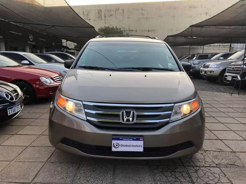 Honda Odyssey 2012 en Globalmotors: Espacioso, elegante y seguro para familias.