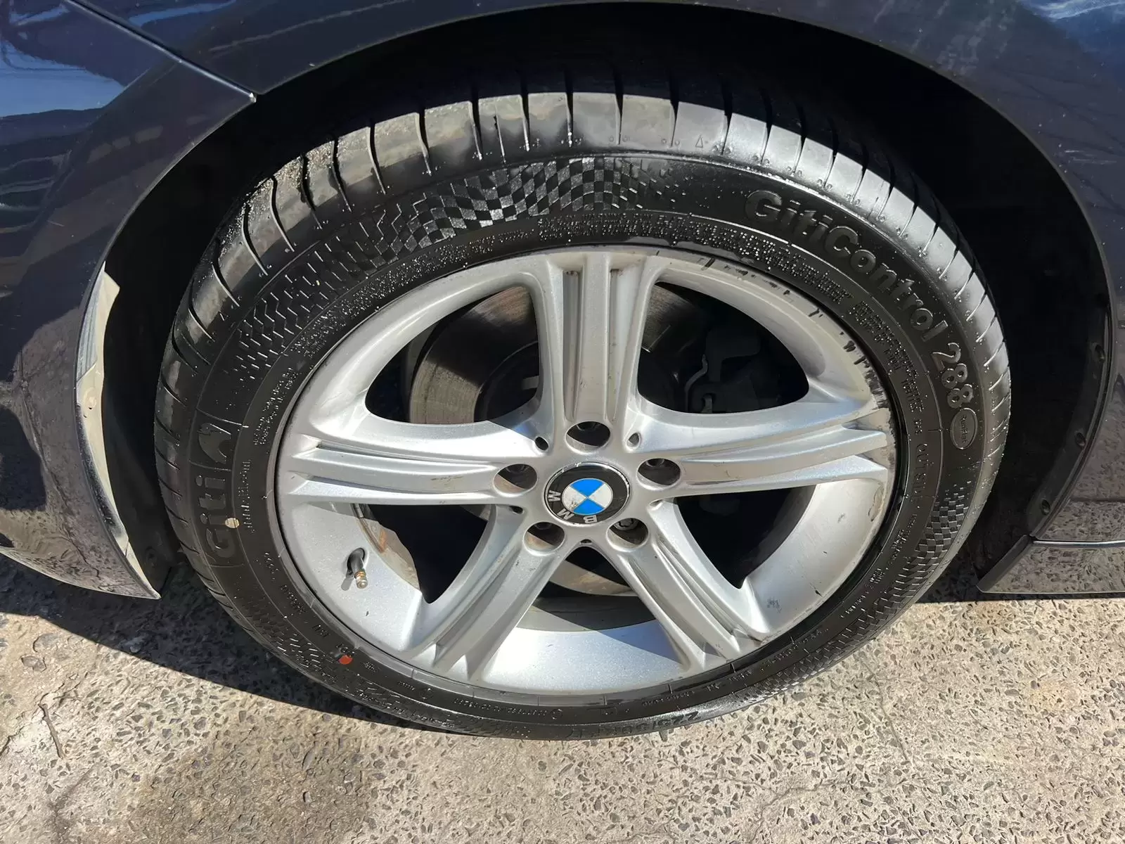 BMW 320i Luxury 2015 en Globalmotors: Lujo, rendimiento y elegancia.